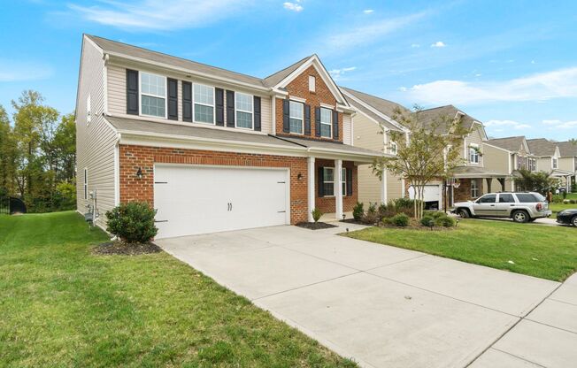 Beautiful spacious Home in Berewick community in Steel Creek