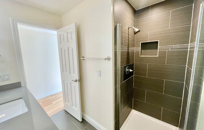 3 beds, 2 baths, $6,200