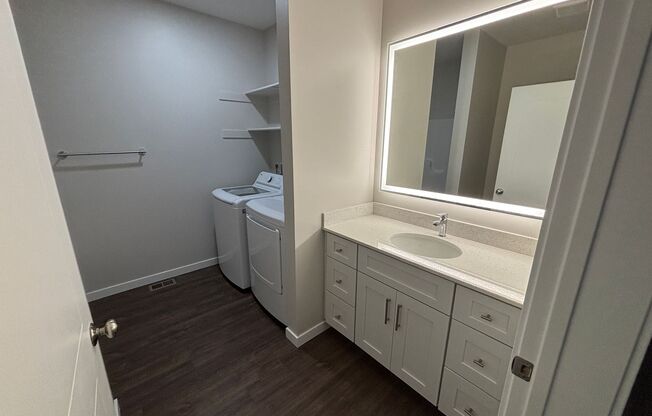 1 bed, 1.5 baths, 941 sqft, $1,695, Unit 224 - L1085 LOFT