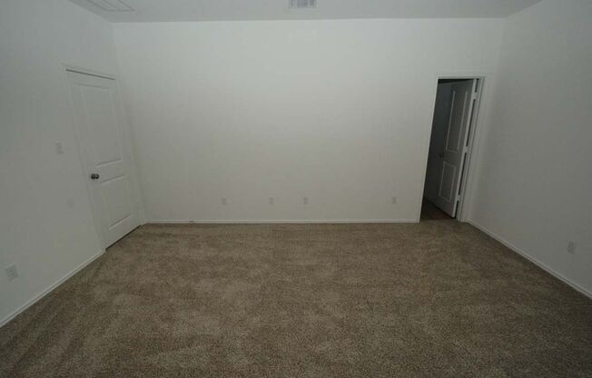 Excellent  3 bedroom single story home in Bastrop Grove