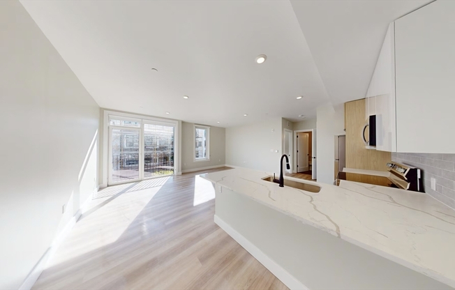 1 bed, 1 bath, 731 sqft, $3,100, Unit 401