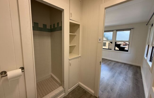 1703 S Beretania