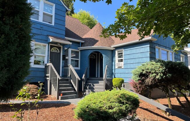 Charming 1-Bedroom Apartment in the Heart of NE Portland’s Vernon Neighborhood