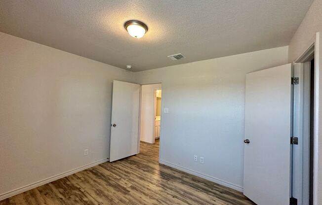 3 beds, 2 baths, 1,248 sqft, $1,395, Unit 1825 B Clovis