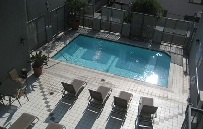 1 bed, 1 bath, 850 sqft, $2,275, Unit 207