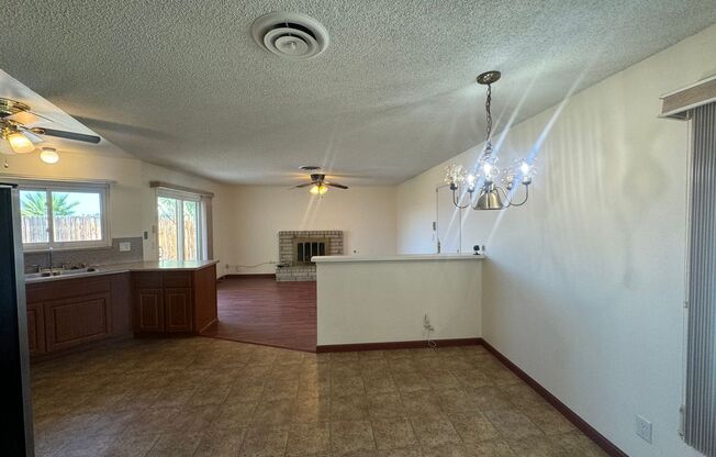 Southwest 4 bedroom with Solar