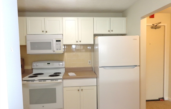 1 bed, 1 bath, 760 sqft, $2,400, Unit D76
