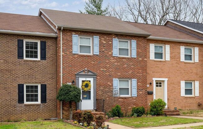 TOWNHOUSE - SPRING VALLEY - FREDERICKSBURG