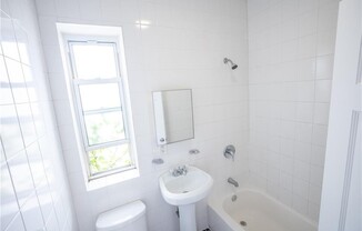 106 E 208 ST