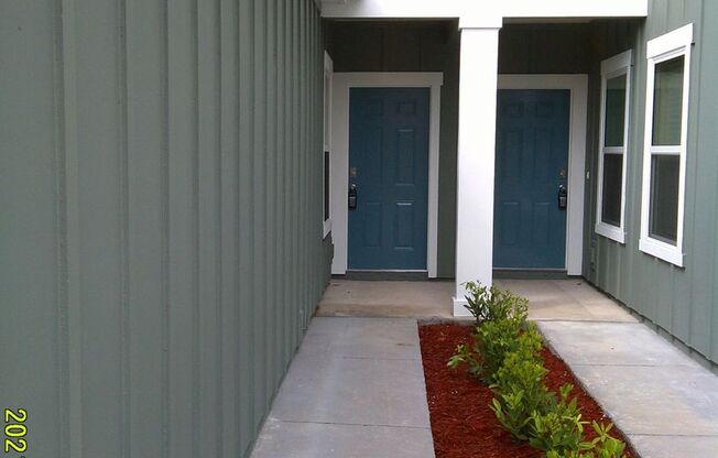 Baypointe Townhome Available!