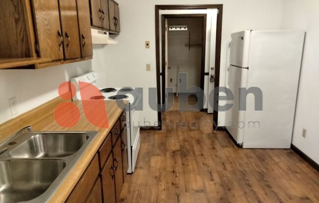 2 beds, 1 bath, $995