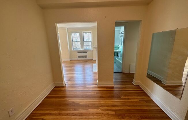 2 beds, 2 baths, 1,303 sqft, $2,200, Unit New King Edward 202