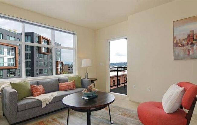 Beautiful Condo in the Heart of Ballard!
