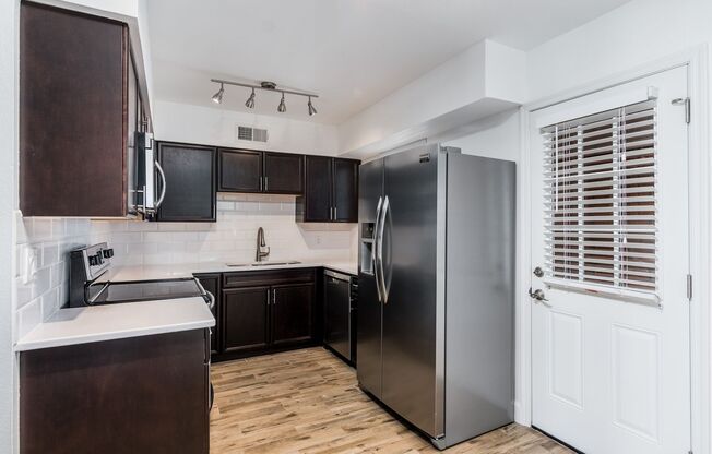 2 beds, 1 bath, 900 sqft, $1,699, Unit 3718 E Glenrosa Ave #3