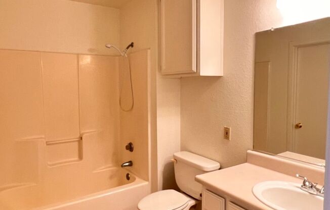 2 beds, 1.5 baths, $1,695, Unit B