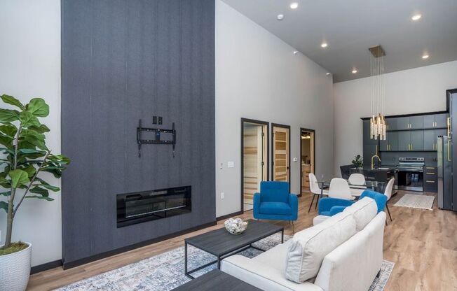 1 bed, 1 bath, 826 sqft, $1,295, Unit 1215-105