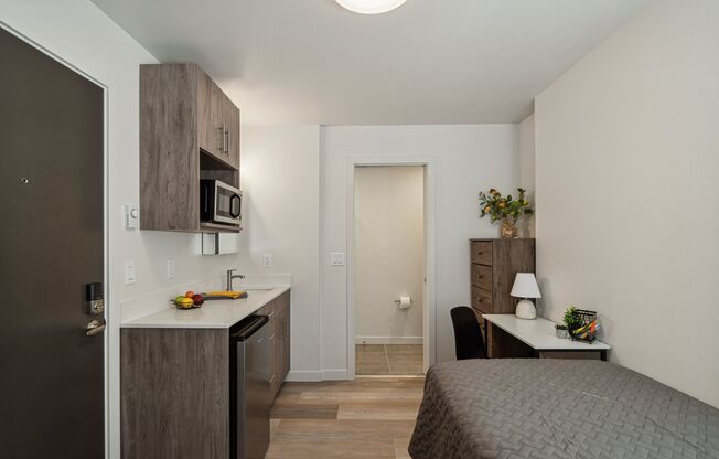 Studio, 1 bath, 144 sqft, $1,049, Unit Unit B3