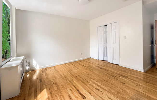 453 6 AVE