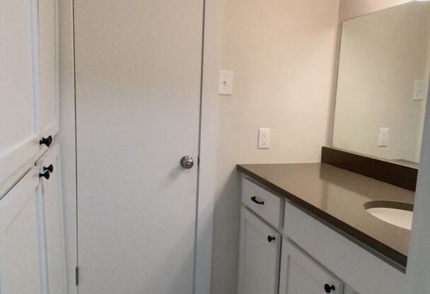 2 beds, 1 bath, 900 sqft, $1,499, Unit ELP2202-234