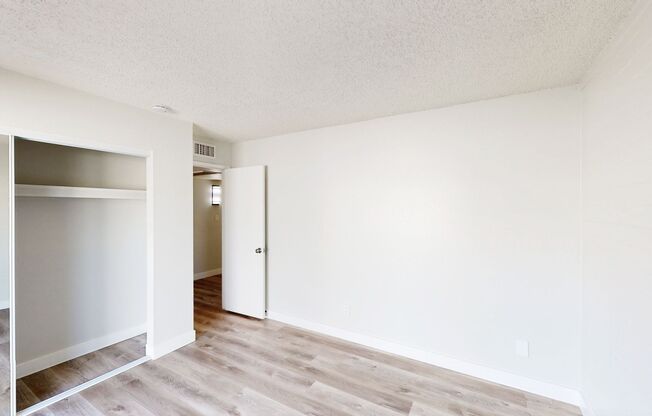 2 beds, 1 bath, 800 sqft, $1,490, Unit 1712-4