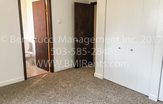 3 beds, 2 baths, 1,250 sqft, $1,475, Unit #11 559 Greenwood Dr. NE