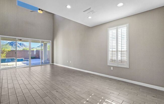 Solar home with a pool in Lucero (Estrella Mountain Ranch)