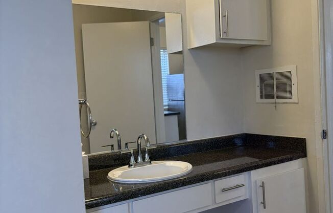 1 bed, 1 bath, $2,200, Unit Unit 1426-1