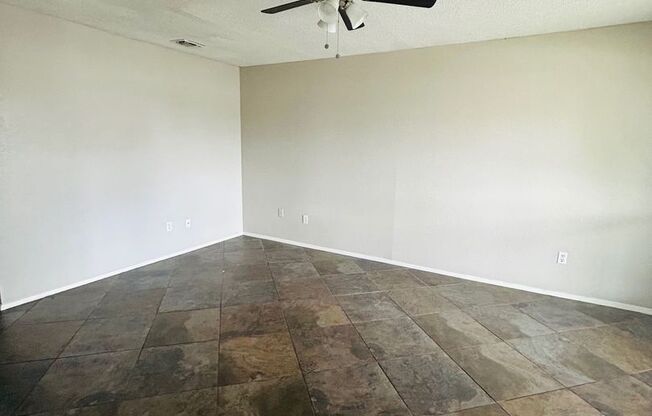 1 bed, 1 bath, 595 sqft, $895, Unit 17A