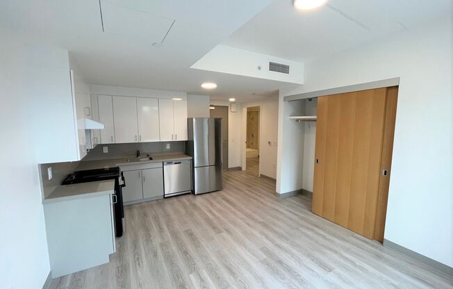 Studio, 1 bath, $1,995, Unit 412