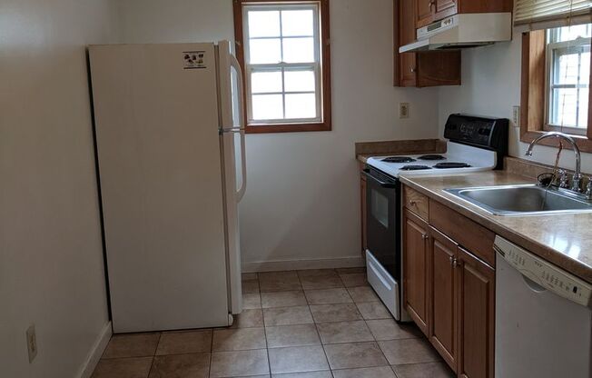 2 beds, 1 bath, $995