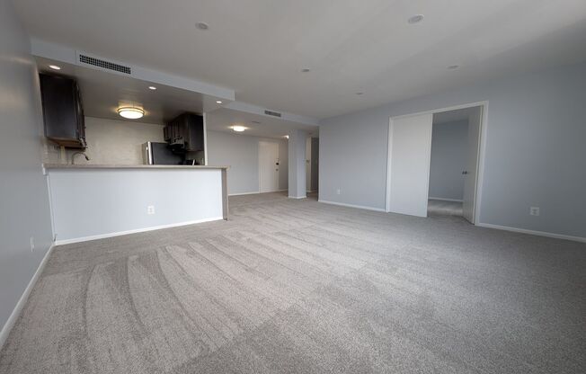 2 beds, 1 bath, $2,200, Unit 622