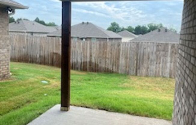 3 beds, 2 baths, $1,650