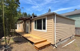 3 Bedroom, 1 Bathroom S. Eugene Home