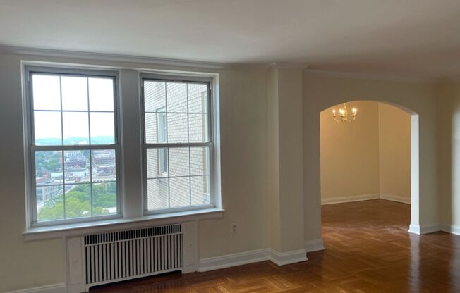 1 bed, 1 bath, 768 sqft, $1,450, Unit Royal York 809