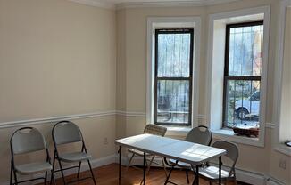 3 beds, 1 bath, 2,760 sqft, $3,500, Unit 1 floor