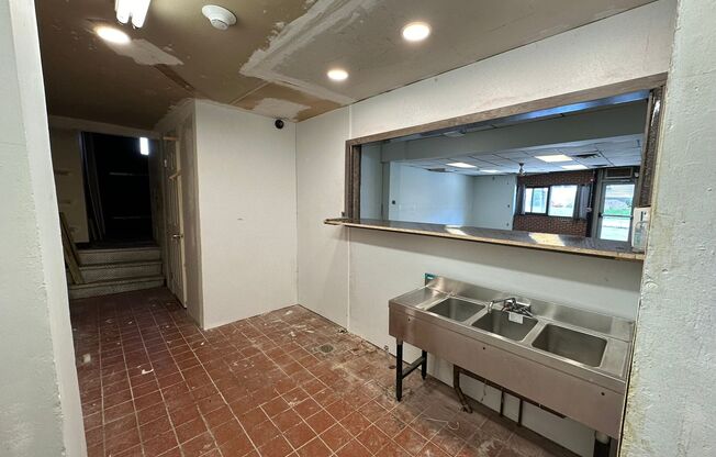 Studio, 2 baths, 1,200 sqft, $1,800