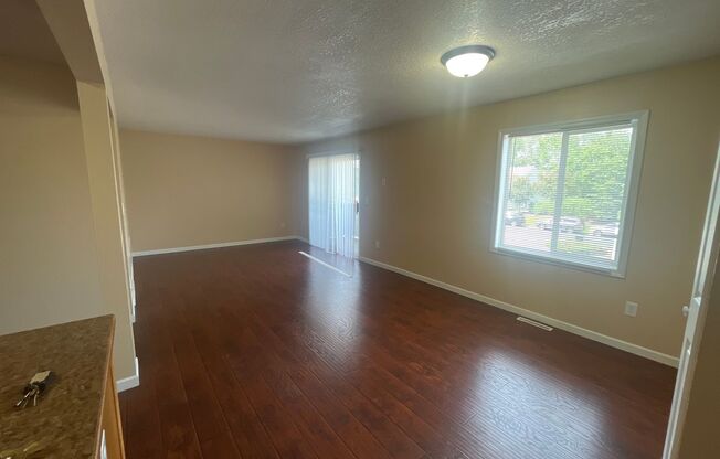886 Wescott Sq