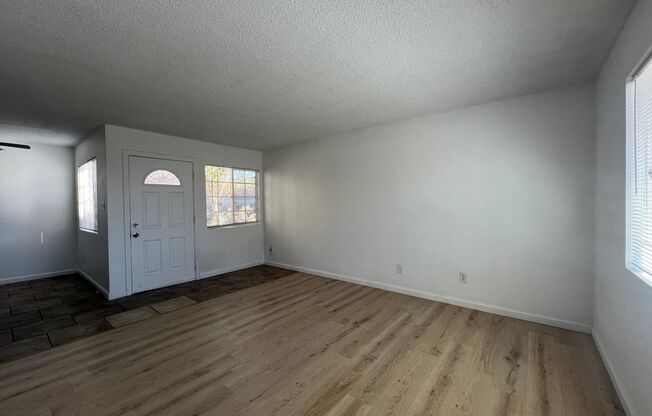 2 beds, 1 bath, 800 sqft, $1,075, Unit # 2