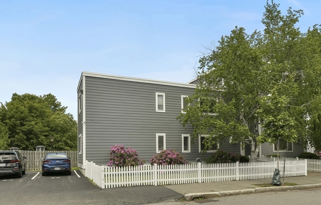 2 beds, 2 baths, 1,060 sqft, $3,700, Unit 106