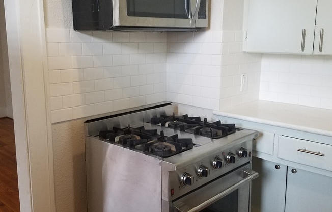 2 beds, 1 bath, $1,500