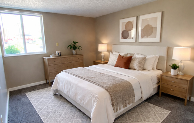 2 beds, 1 bath, 830 sqft, $1,350, Unit C09