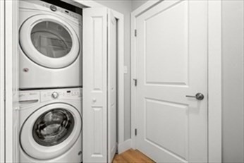2 beds, 1 bath, 875 sqft, $3,800, Unit 501