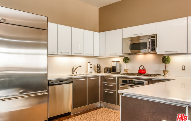 1 bed, 2 baths, 1,200 sqft, $3,800, Unit 1506