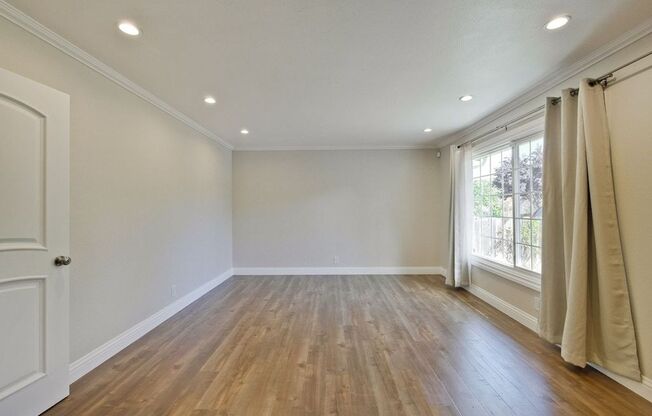 Remodeled 2 Bed 1 Bath Home with Bonus Room in Menlo Park