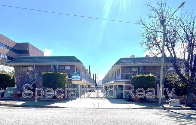 342 E PROVIDENCIA AVE