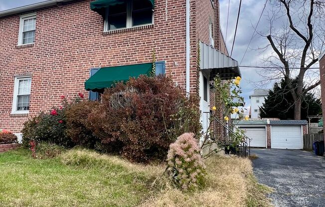 Gorgeous 3-Bedroom Home in Havertown! Available NOW!