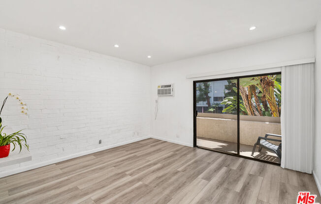 Studio, 1 bath, 403 sqft, $2,499, Unit 217