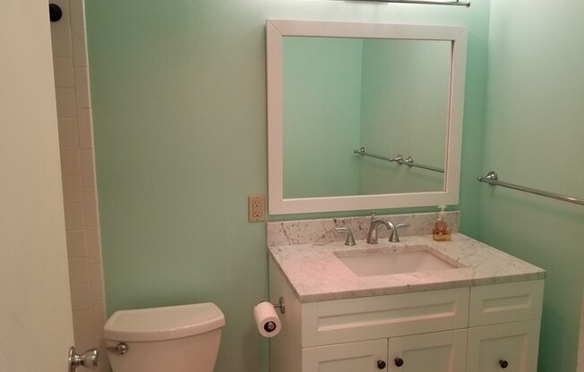 1 bed, 1 bath, 725 sqft, $3,150, Unit 912