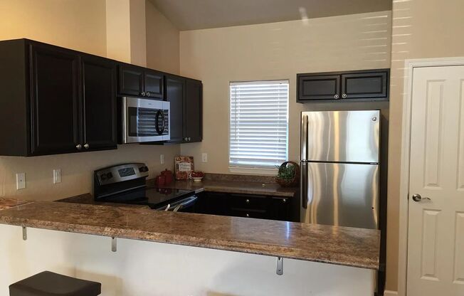 2 beds, 1.5 baths, 772 sqft, $1,300, Unit 1627