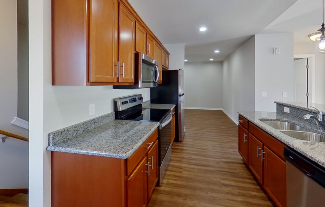 3 beds, 2 baths, $2,085, Unit 18